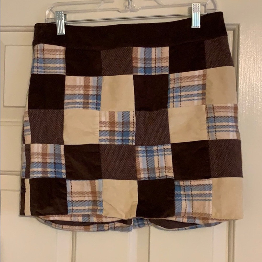 Plaid. Corduroy skirt. Vineyard vines. Size 2